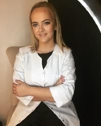 Kosmetologijos studentė Kosmetologijos studentė